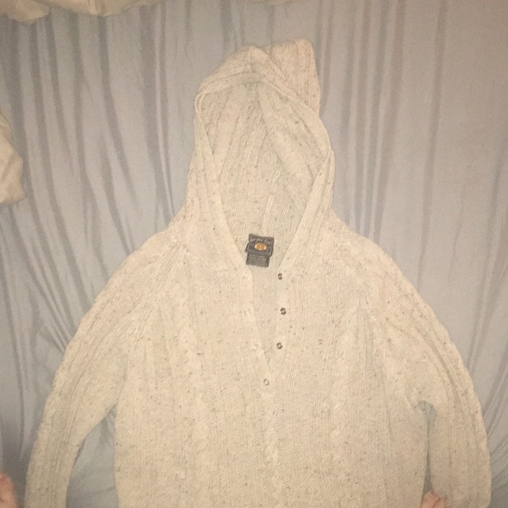 beige cable knit pullover